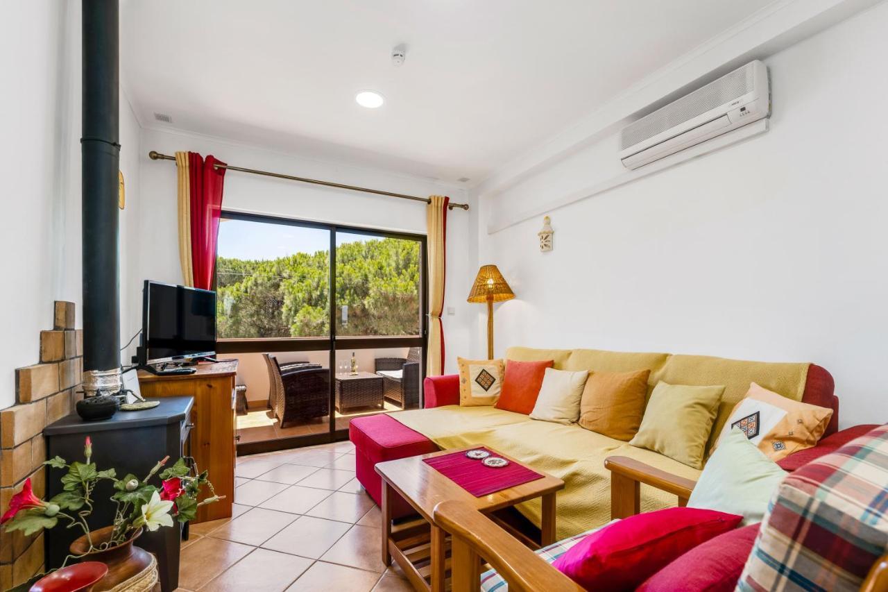 Pine Trees Penthouse Apartment Olhos de Agua  Exterior photo