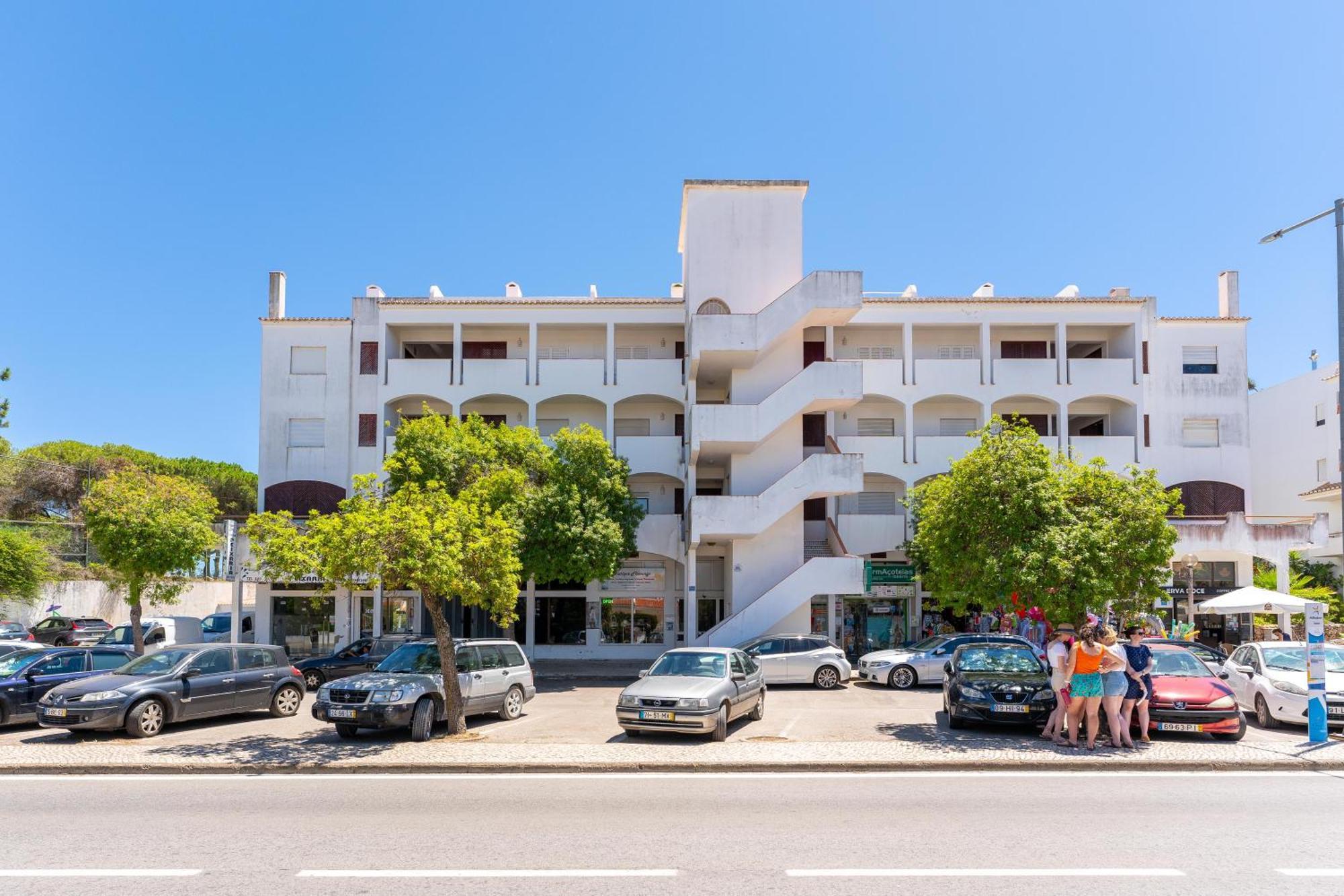 Pine Trees Penthouse Apartment Olhos de Agua  Exterior photo